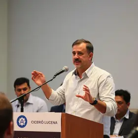 aumento de 8% aos professores